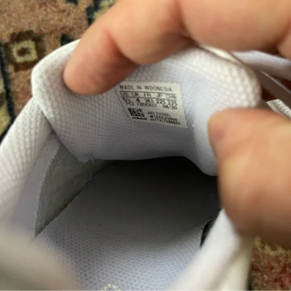 Adidas Brand Women’s Superstar Athletic Shoe White Monochrome Size 5 1/2 - Picture 6 of 6